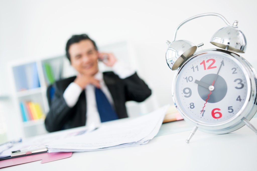Time In A Payroll Manager’s Guide to Time Clocks